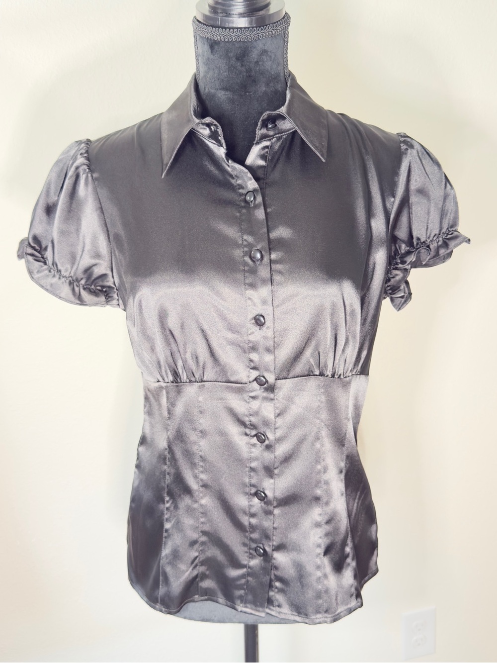 Satin Short-Sleeve Button-Front Blouse - Black